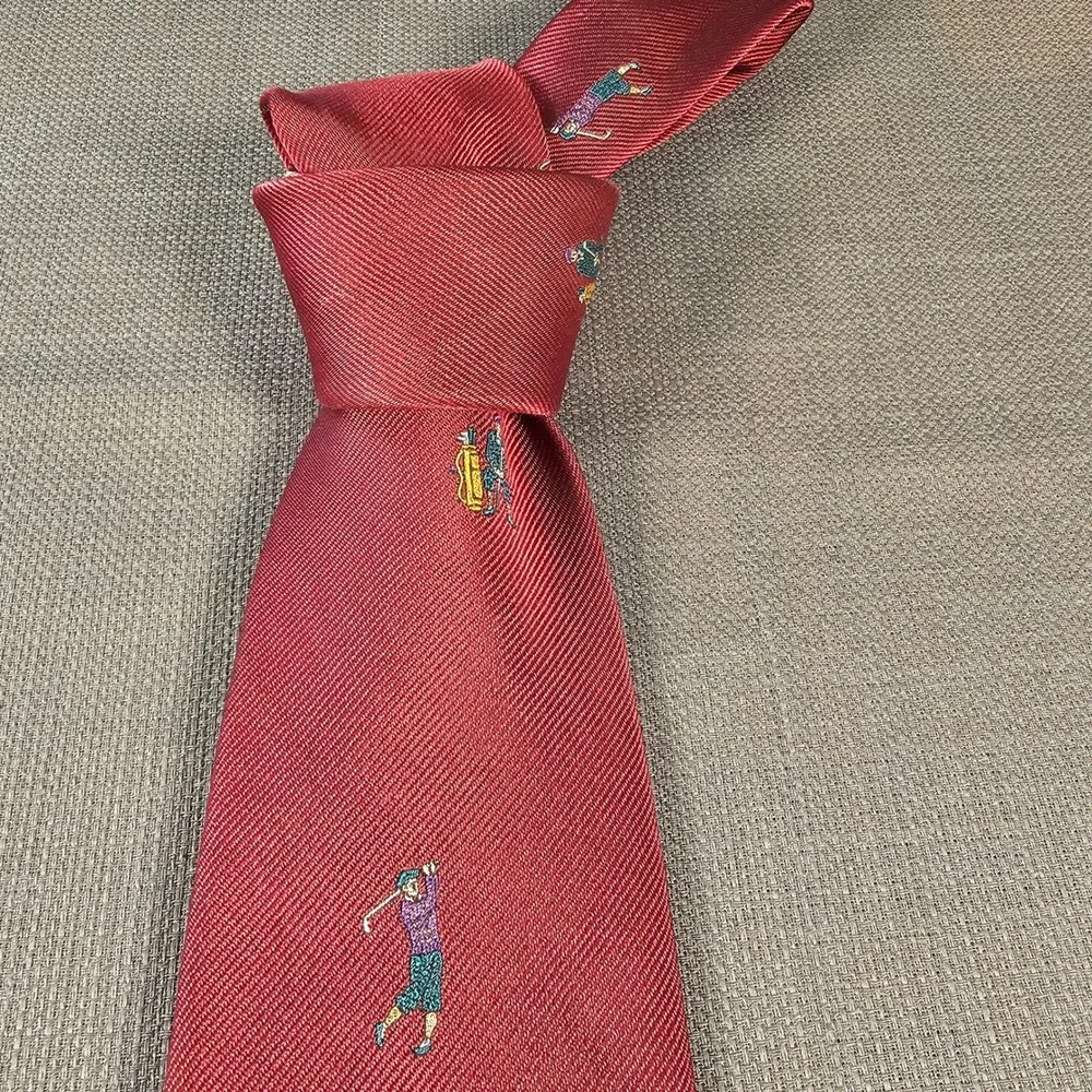 JL Robert Nordstrom Mens Burgundy Silk Golf Motif Tie‎ Made in England